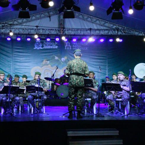 Banda do 62º Batalhão de Infantaria celebra o Dia do Exército com apresentação no Garten Shopping
