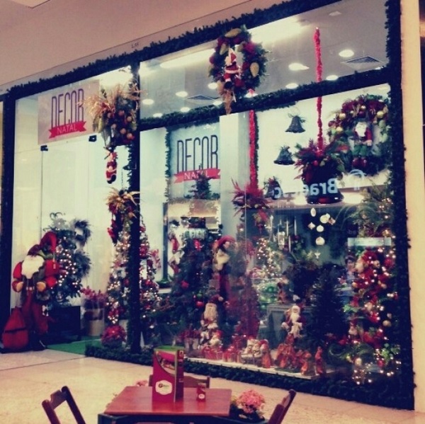 Loja especializada em decoração natalina faz sucesso no Continente -  Acontece - Continente Shopping